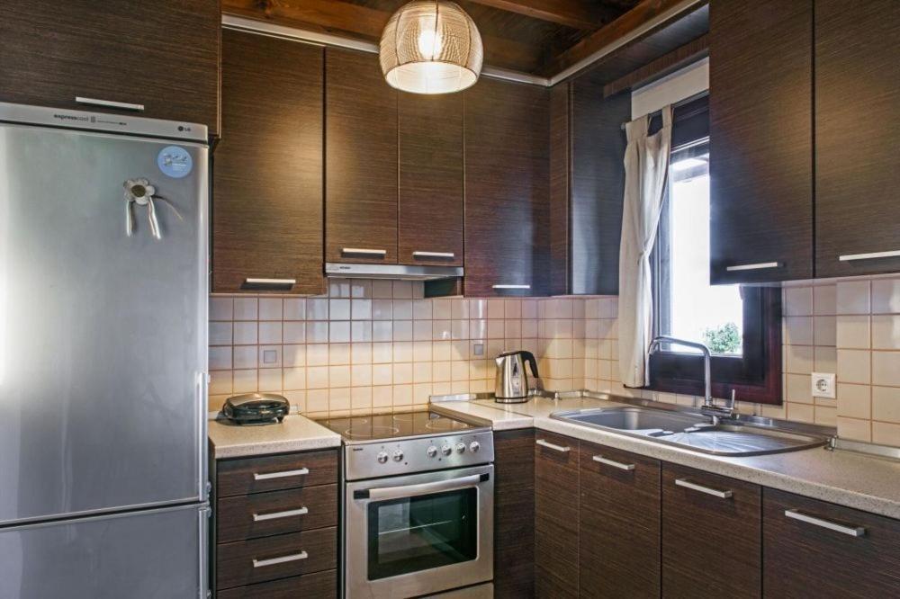 Katevi Luxury Seafront Villa Ierissós Buitenkant foto