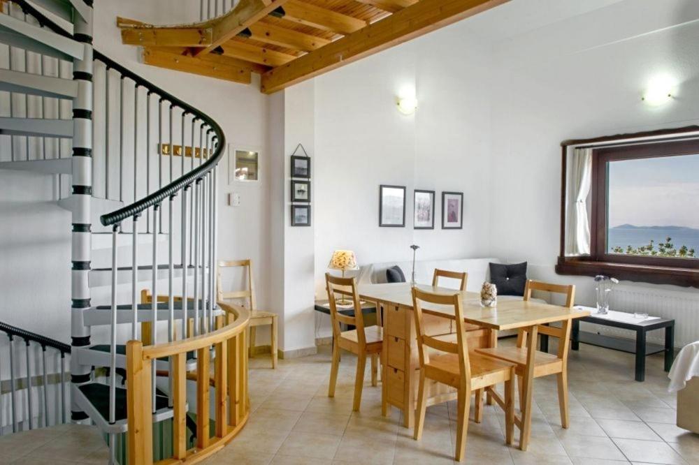Katevi Luxury Seafront Villa Ierissós Buitenkant foto