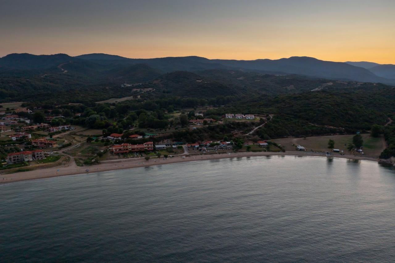 Katevi Luxury Seafront Villa Ierissós Buitenkant foto