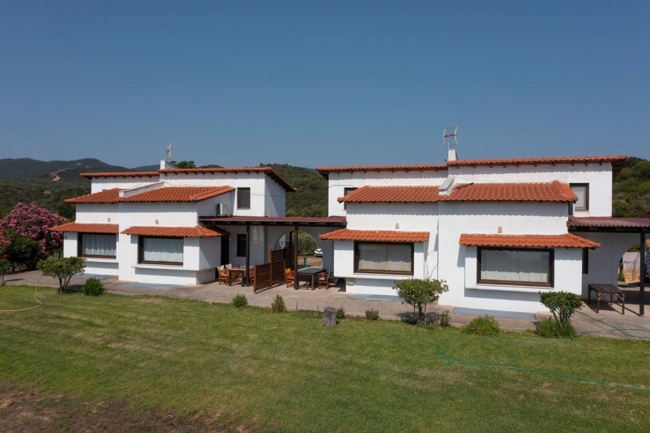 Katevi Luxury Seafront Villa Ierissós Buitenkant foto