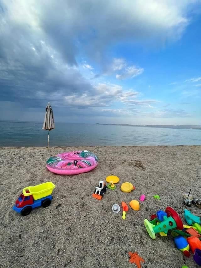 Katevi Luxury Seafront Villa Ierissós Buitenkant foto